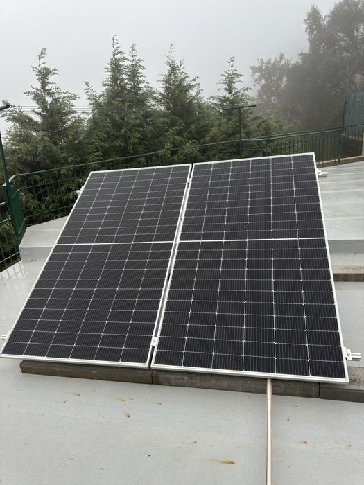 3 paineis solares e inversor como novos