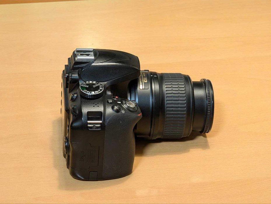 Nikon D3300 + Lente 18-55mm + 2 Baterias & Carregador + Bolsa