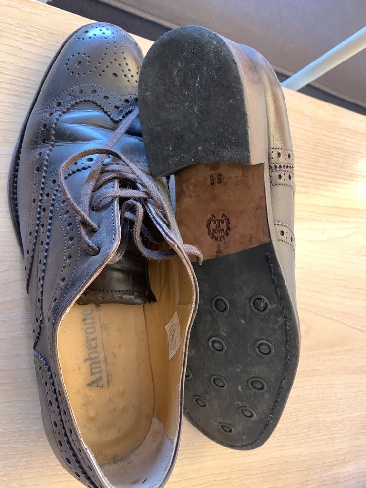 Sapatos de senhora em pele genuína