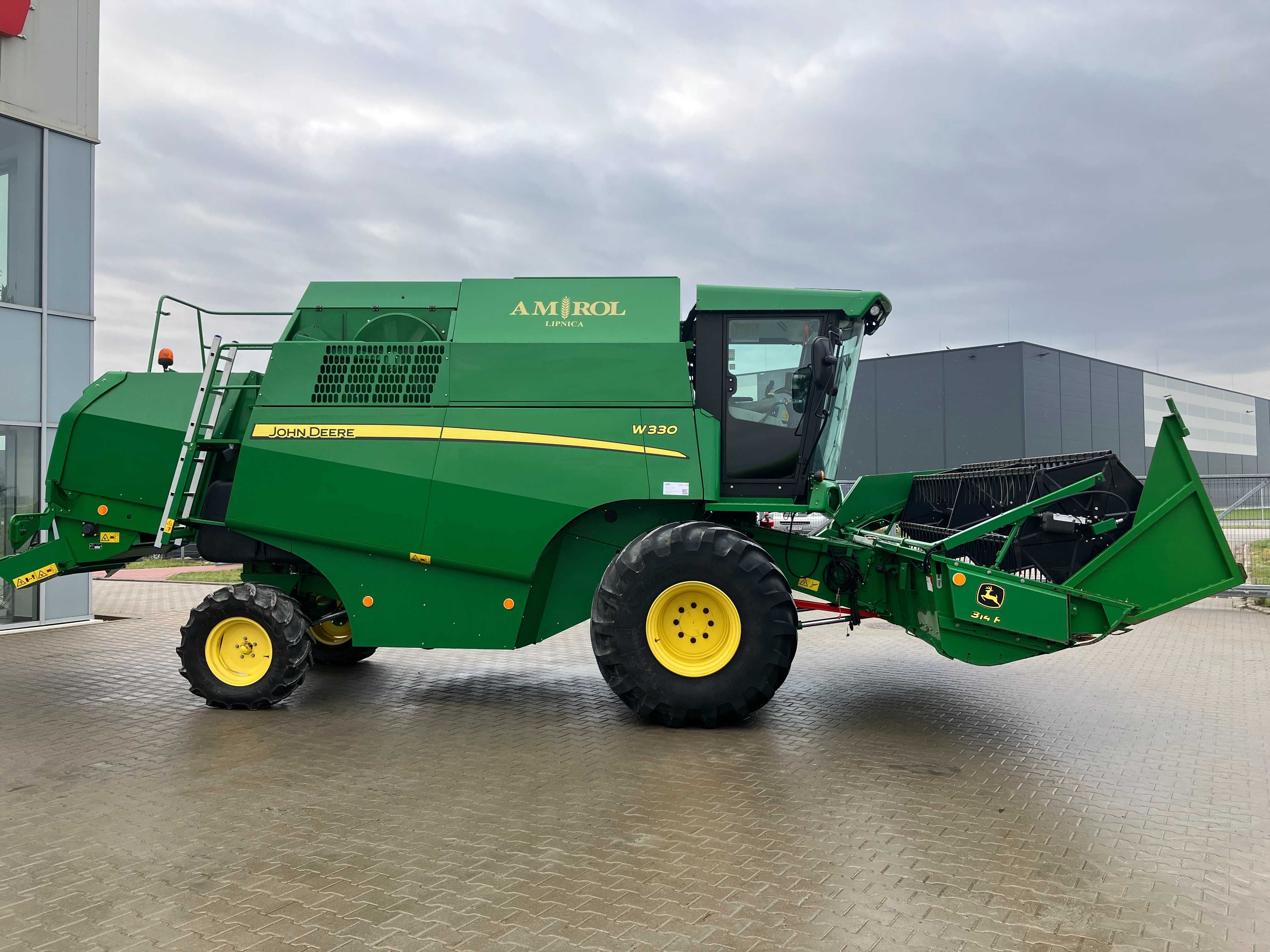 Комбайн JOHN DEERE W330