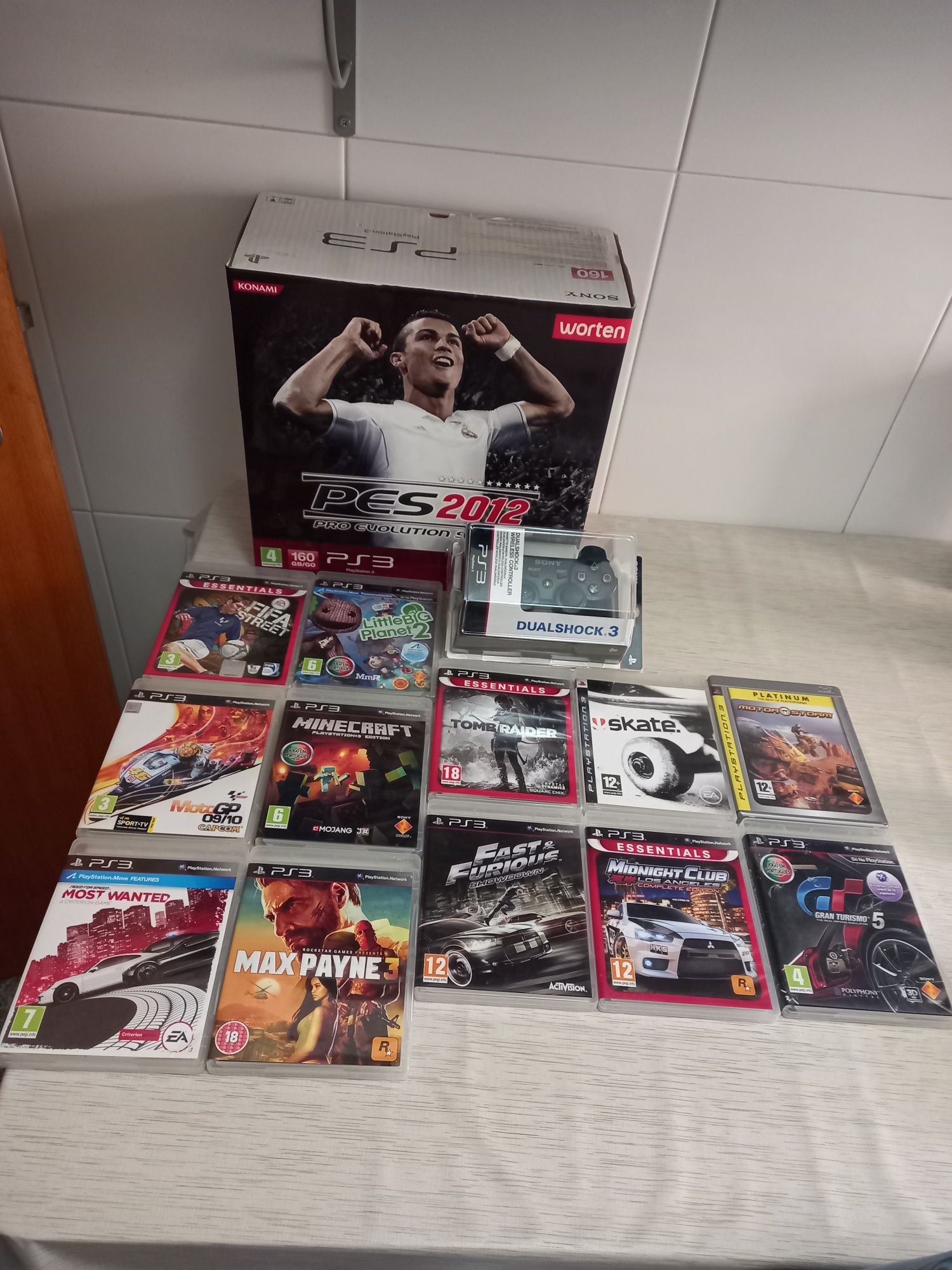 Ps3 com caixa e jogos