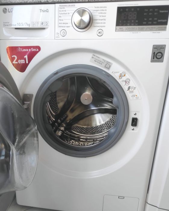 Máquina de lavar e secar roupa LG