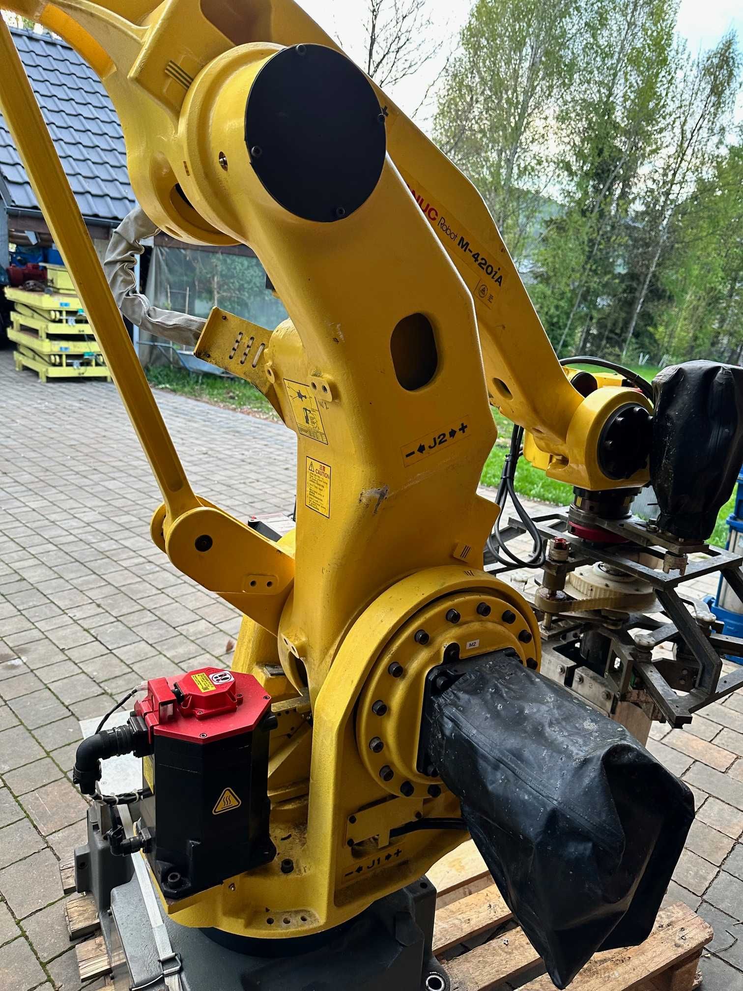 Manipulator, Robot paletyzujący Fanuc M-420iA z kontrolerem R-30iB