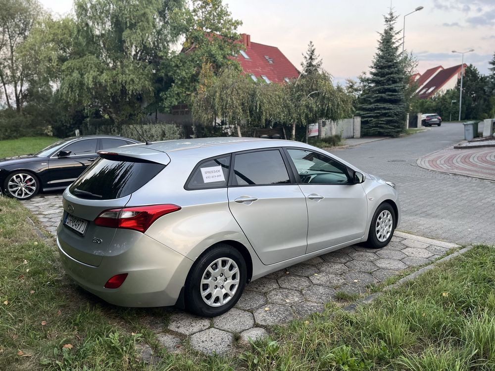 Hyundai I30 1.6crdi kombi. Nowe sprzegło.