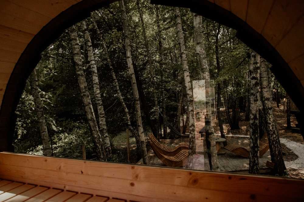 Jurta Szary Wilk z prywatnym jacuzzi i leśnym spa-Dzikolas glamping