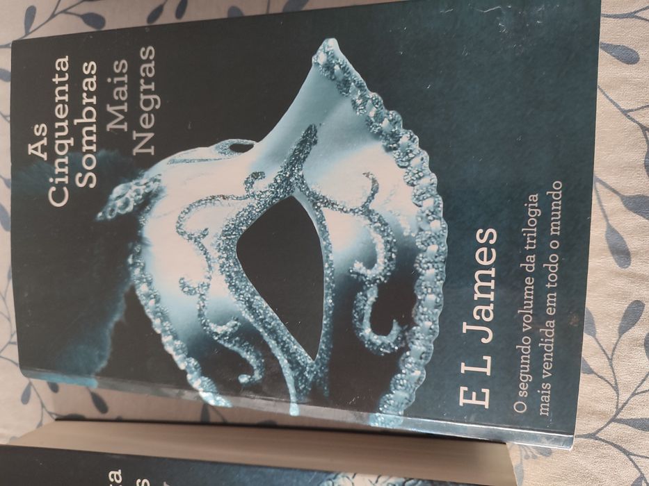 Vendo  livros da coleção "Sombras de grey"