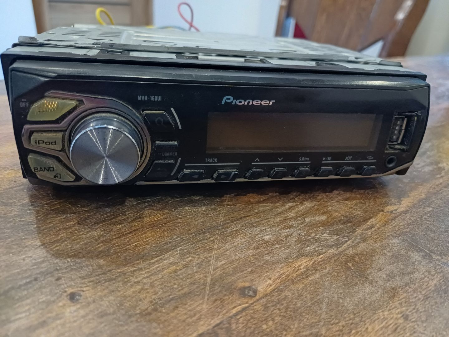 Radio pioneer mvh 160ui