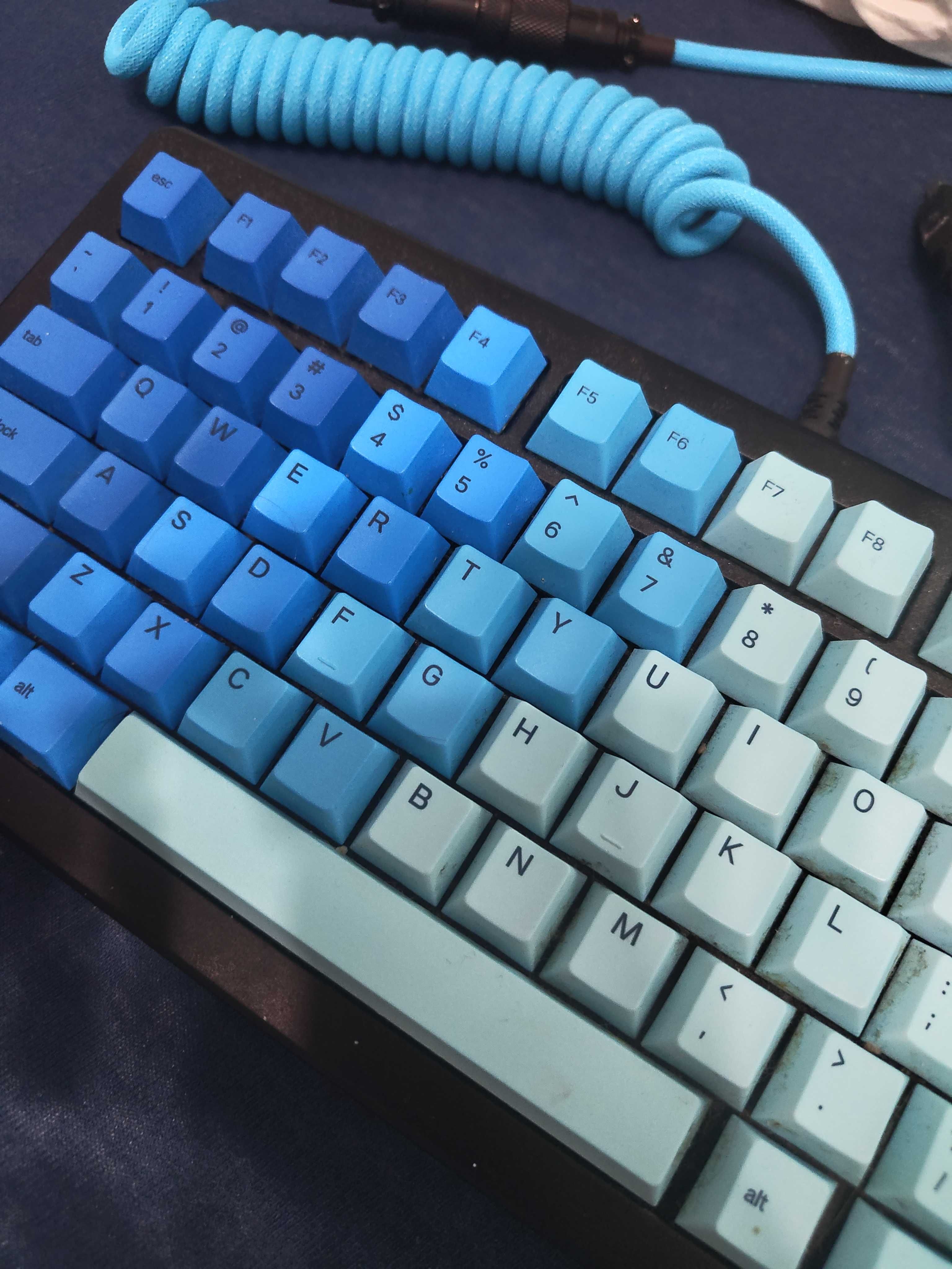 Glorious GMMK Pro 3 + Fox MX + Ocean Blue + Wrist Rest + Coiled Cable