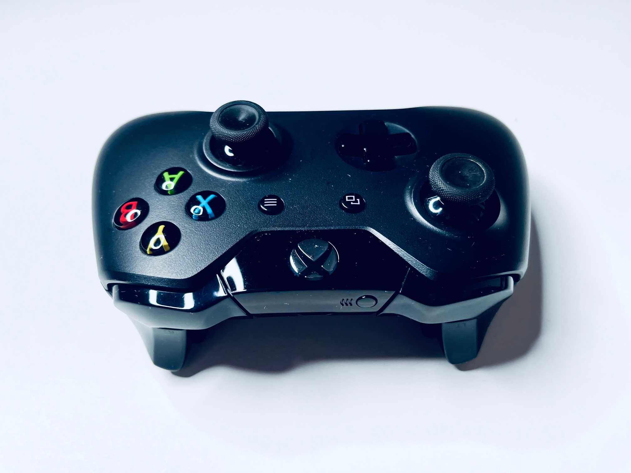 Konsola Xbox One X 1TB, stan doskonały!