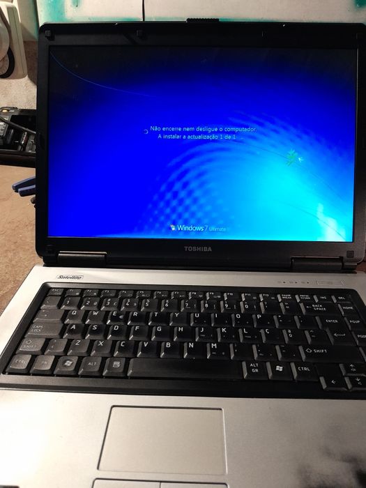 Portátil Toshiba a funcionar
