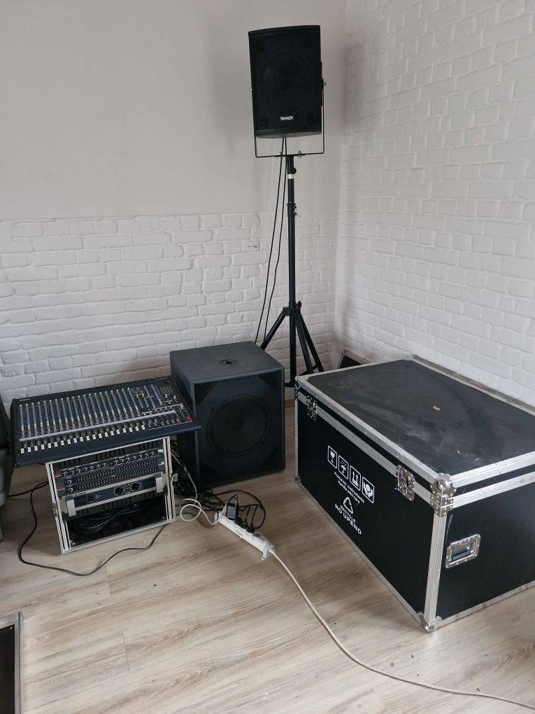 Yamaha p5000s Tannoy V12hp HK Audio