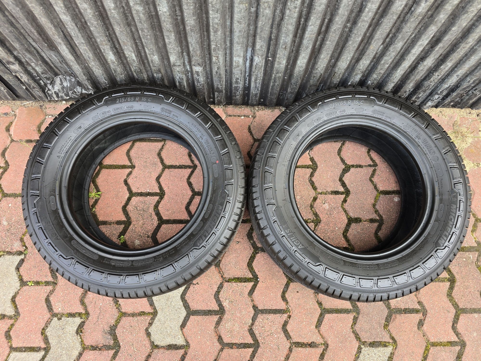 Para nowych opon wzmacnianych 215/65R16C 106/104T Michelin Agils 3