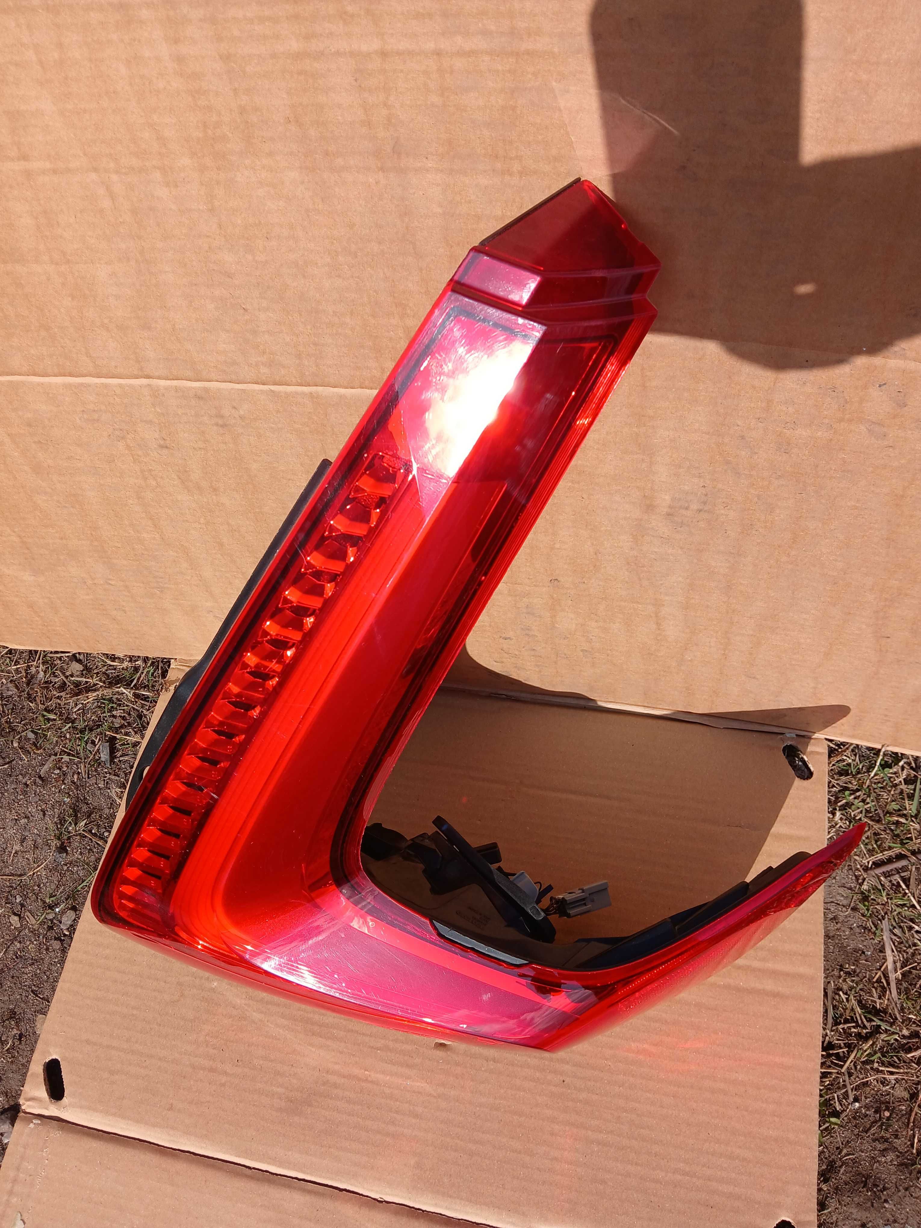 VOLVO XC40 II 17- Lampa prawa tył tylna LED