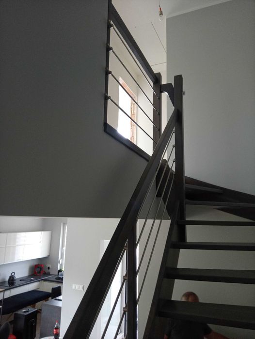 SCHODY DREWNIANE AŻUROWE samonośne producent montaż transport