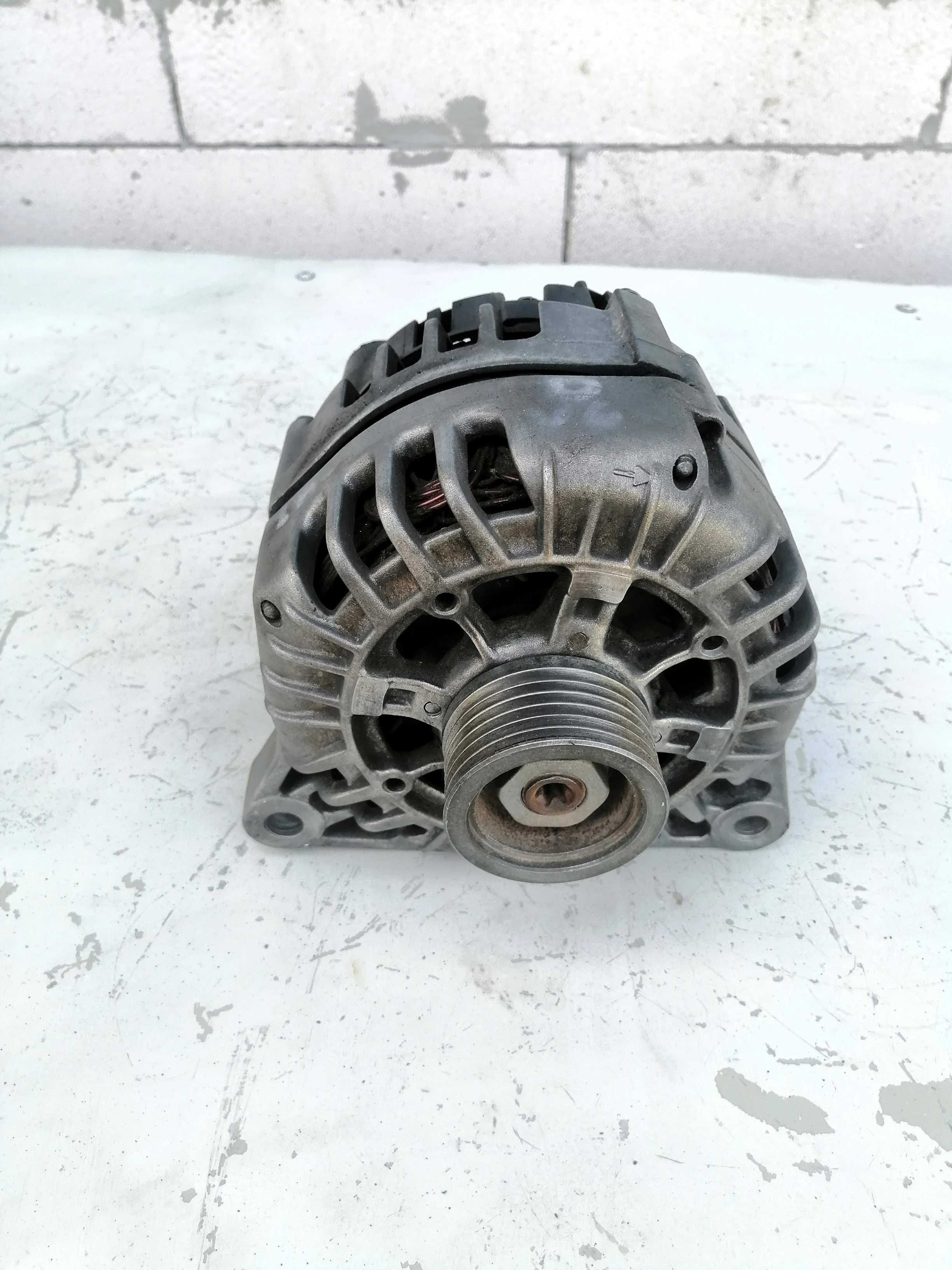 Генератор Citroen c5 C6 Xsantia Peugeot 406 607 espace Laguna 3.0 V6