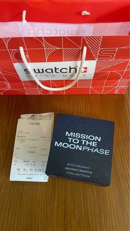 Swatch x Omega Bioceramic Moonswatch Mission To Moonphase Snoopy