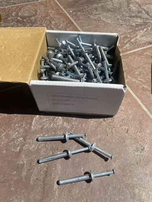 Продам дюбель-цвях 6*40, 6*60