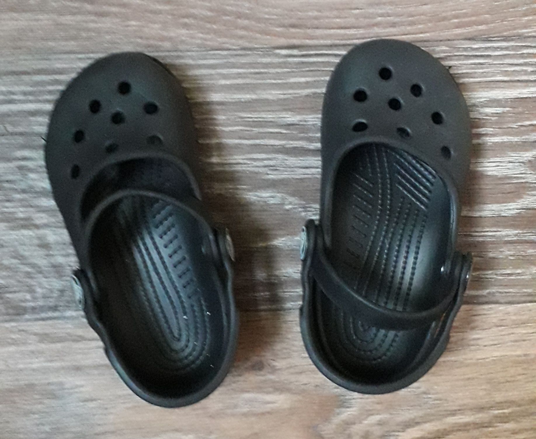 Продам оригинальные crocs размер 6-7, наш 23-24