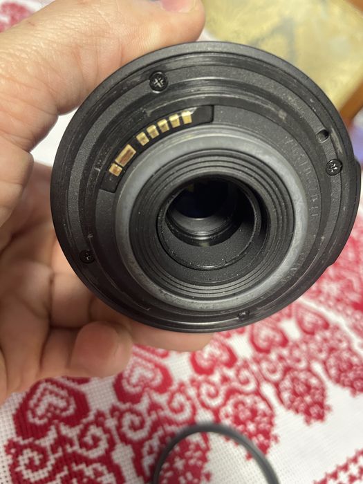 Canon EF-S 55-250 4-5,6 IS зі стабілізатором