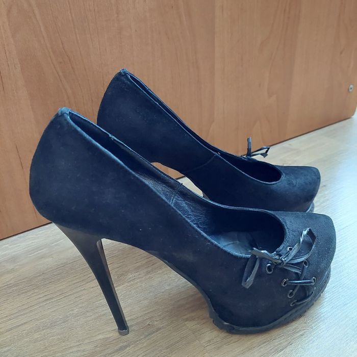 Туфлі замшеві 37 розмір