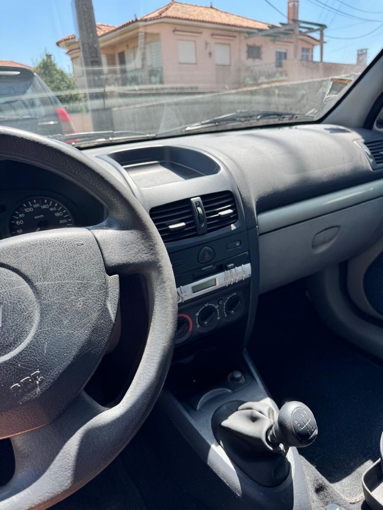 Renault clio 1.2 5p