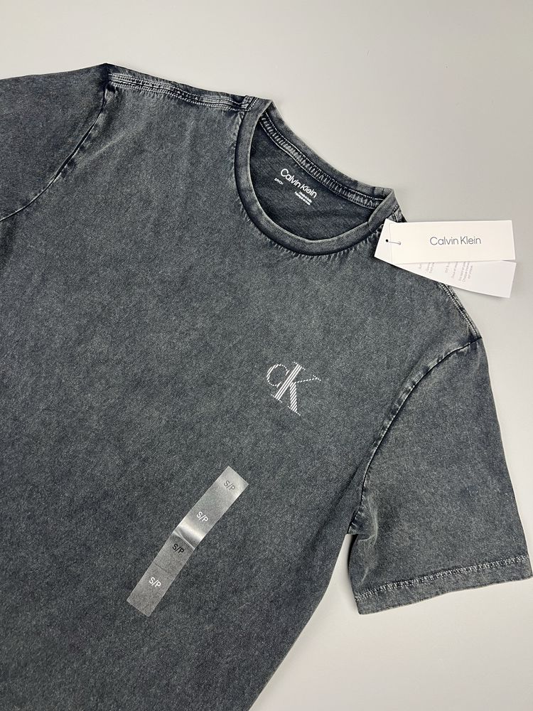 Оригінал! Футболка Calvin Klein Wash Monogram