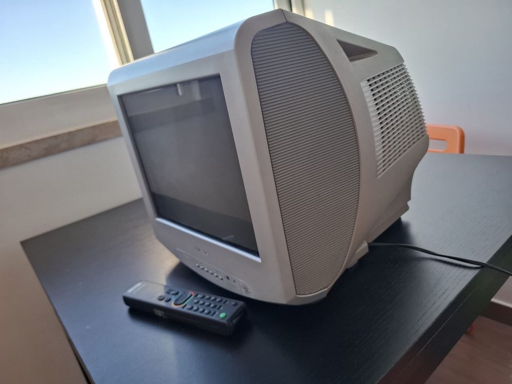 Televisão Sony funcional