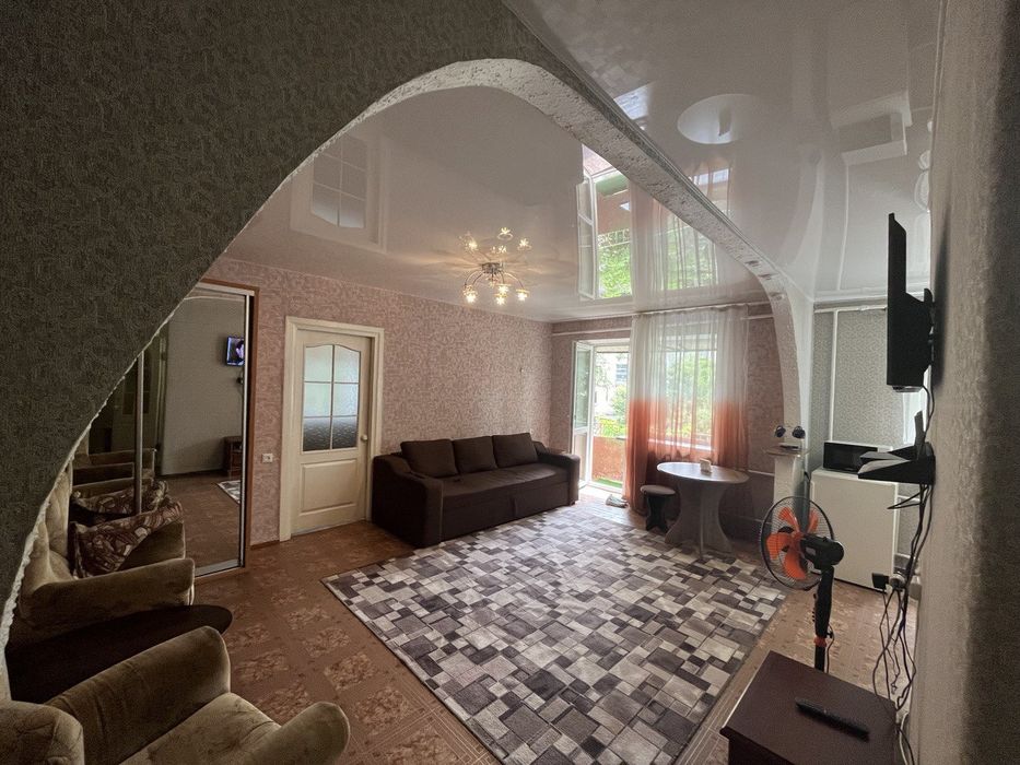 Посуточно 2 ком.квартира р-н Космос , Черёмушки