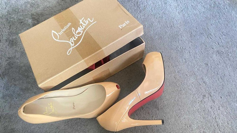 Sapatos Louboutin nº40 Lisboa