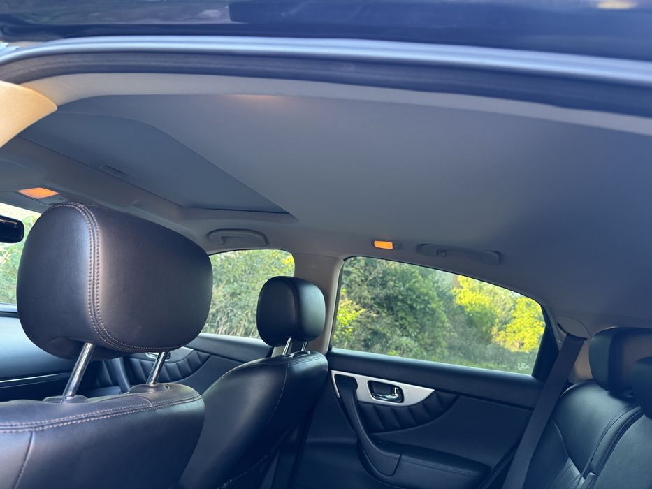 Infiniti QX70 3,7 газ/бенз 2013