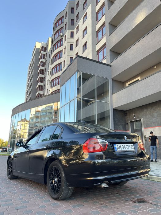 Продам BMW E90, 2.0D