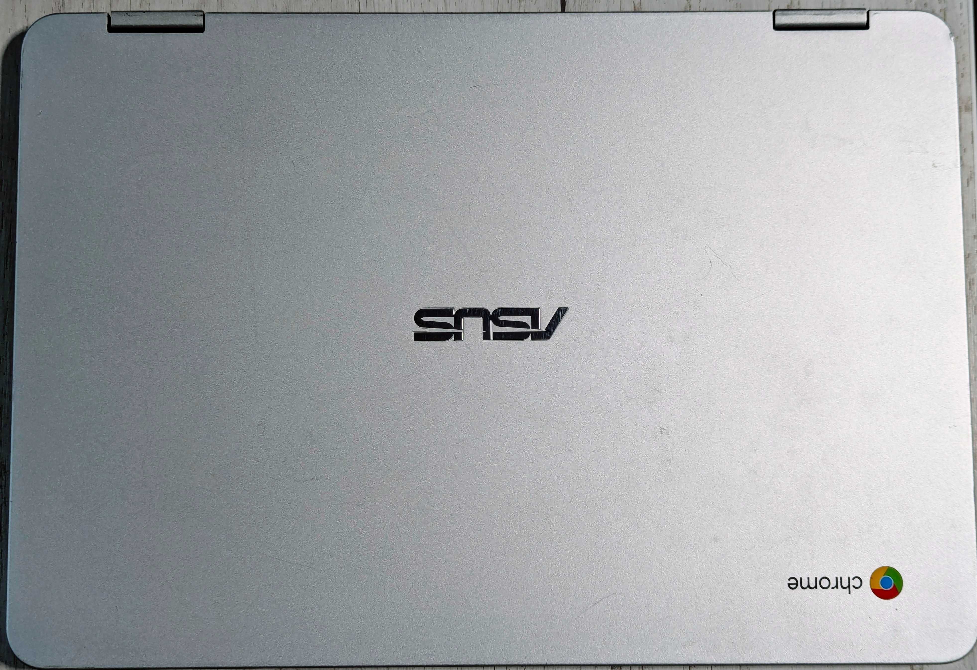 З дефектом Chromebook Asus C302C хромбук