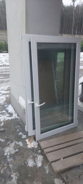 Okna PCV antracyt 3 szyby z roletami elektrycznymi - NEXBAU 6 sztuk