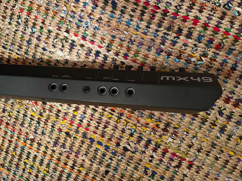 Yamaha MX-49 Workstation Synthesizer