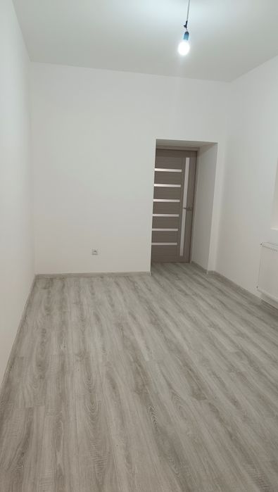 Продається 3 км квартира з капітальним ремонтом в центрі