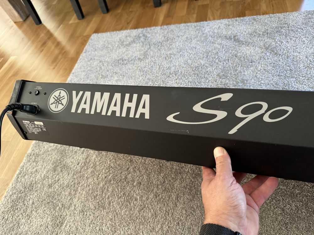 Yamaha S90 keybord