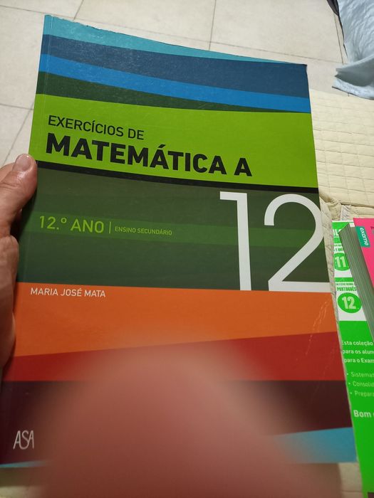 Livro de exercícios de Matemática A do 12 ano