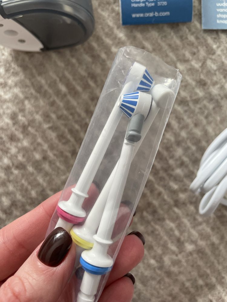 Іригатор Oral-B Series 6 (на деталі, новий, але не працює)