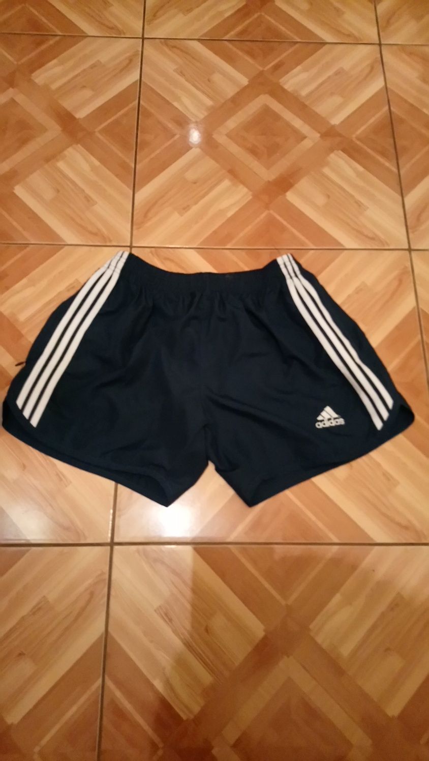 Шорти ADIDAS темно-зелені (made in Indonesia) розм S-M наш 46-48