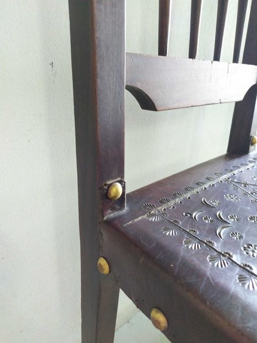 6 cadeiras em madeira totalmente restauradas (40€ por unidade)