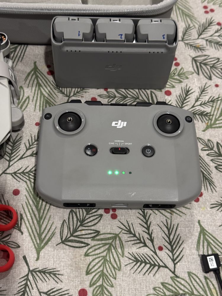 DJI Mini 2 SE Fly More Combo