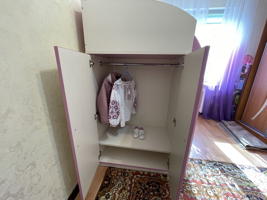 Дитяче ліжко двоповерхове рожеве