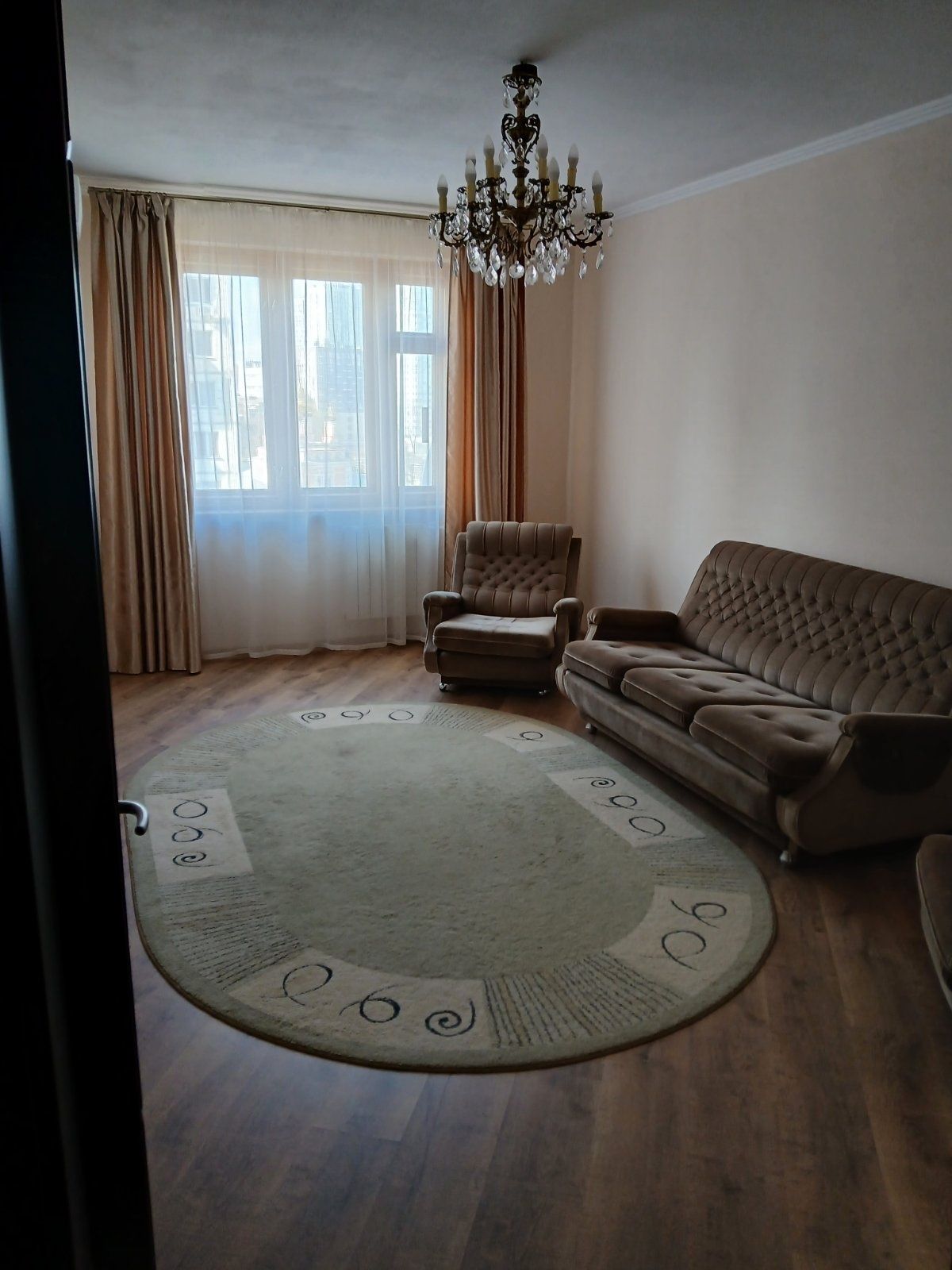Сдам 3р квар.,ул.Патриарха Скрипника-9,ст.м.Вокзальна, 10мин.пешком