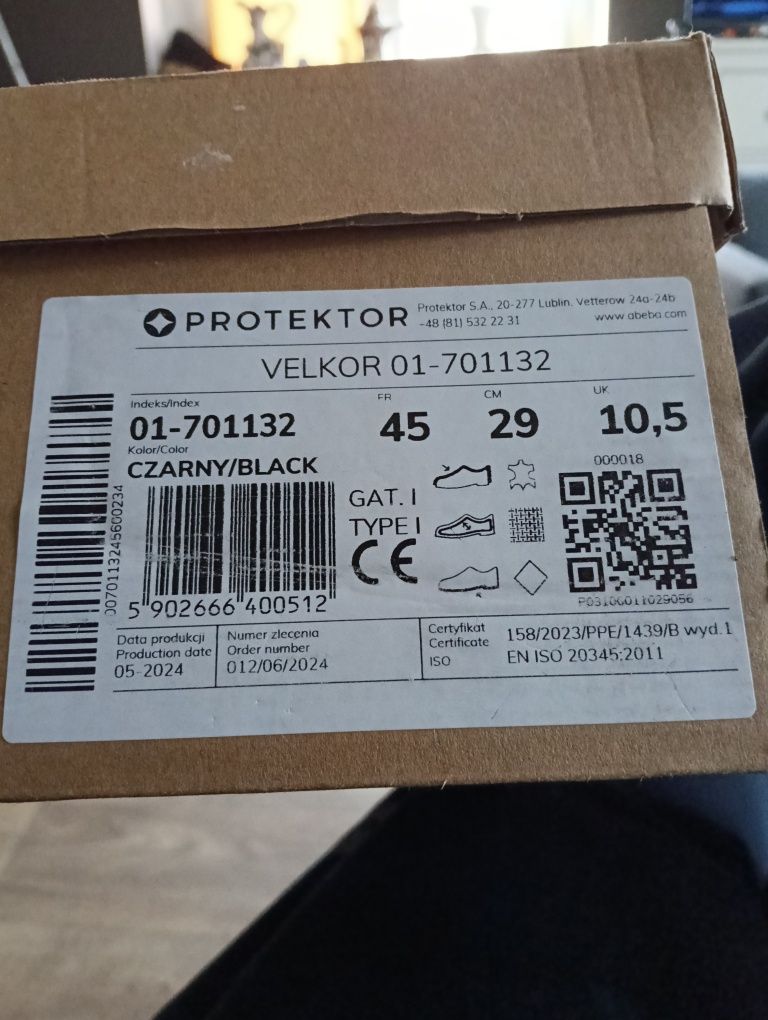 Buty robocze z blachą