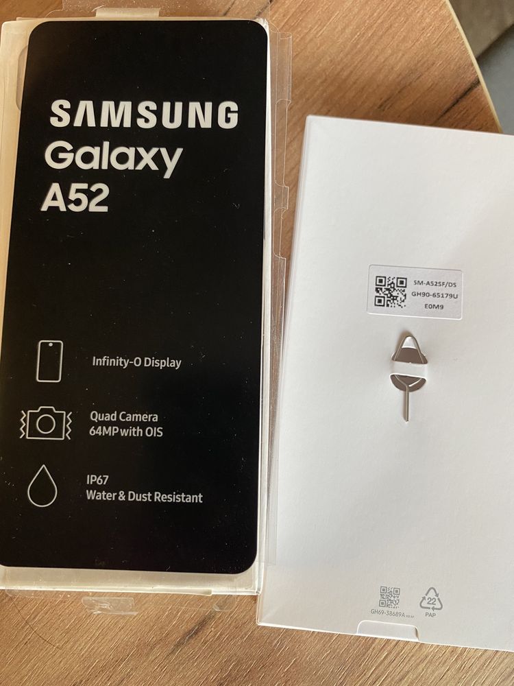 Продам смартфон Samsung A-52 ,4/128 в ідеальному стані.Колір білий.