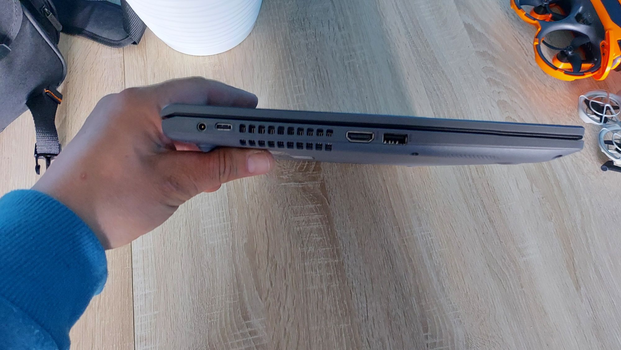 Laptop asus  nowy