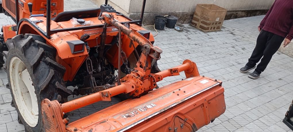 Продам б/у японський міні-трактор Kubota B1-17