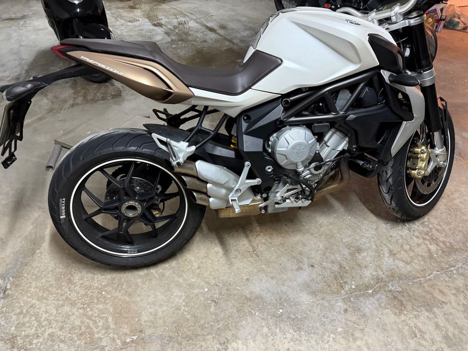 Mv augusta brutale 675