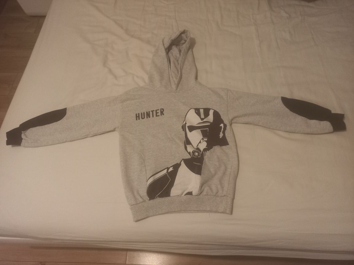 Bluza z kapturem roz. 140 (stan bdb)
