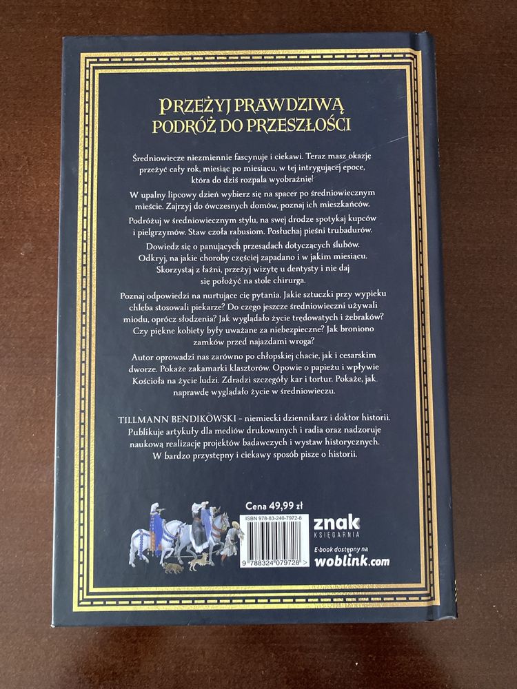 Ksiazka „Przezyj rok w sredniowieczu”